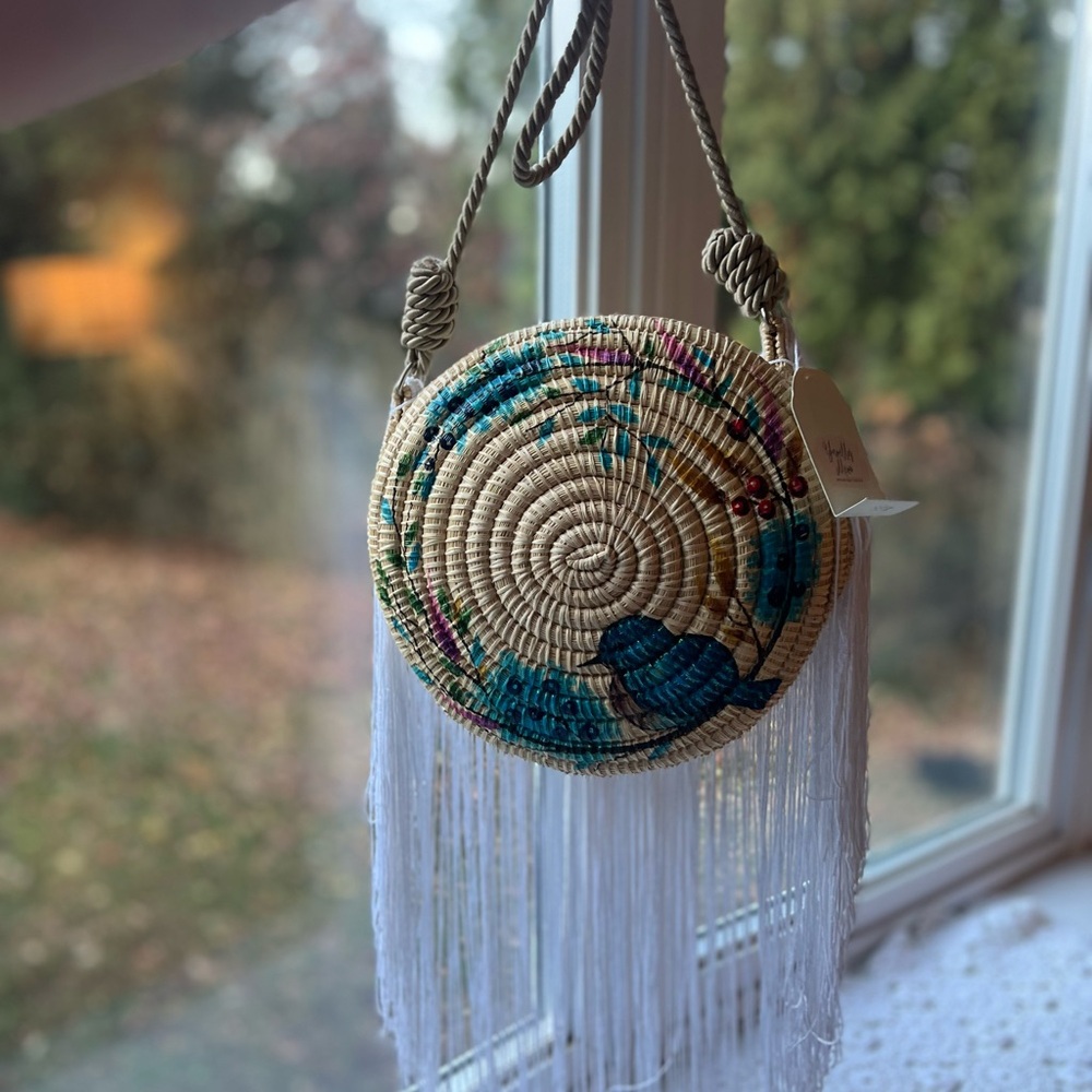 Handwoven Toquilla Straw Round Bag by Yurelly Mero - Blue Bird Design